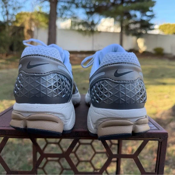 Nike Vomero 5 Metallic Pewter FJ4151-006 - Picture 5 of 9